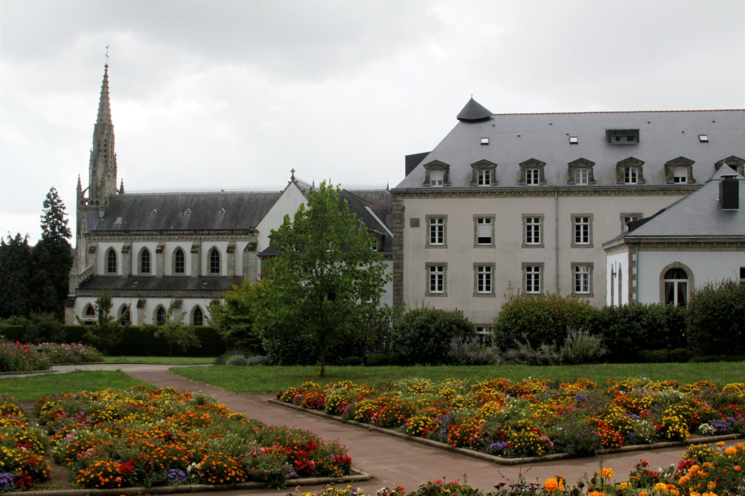 EHPAD Sainte Famille à Plumelin et Locminé en centre Morbihan